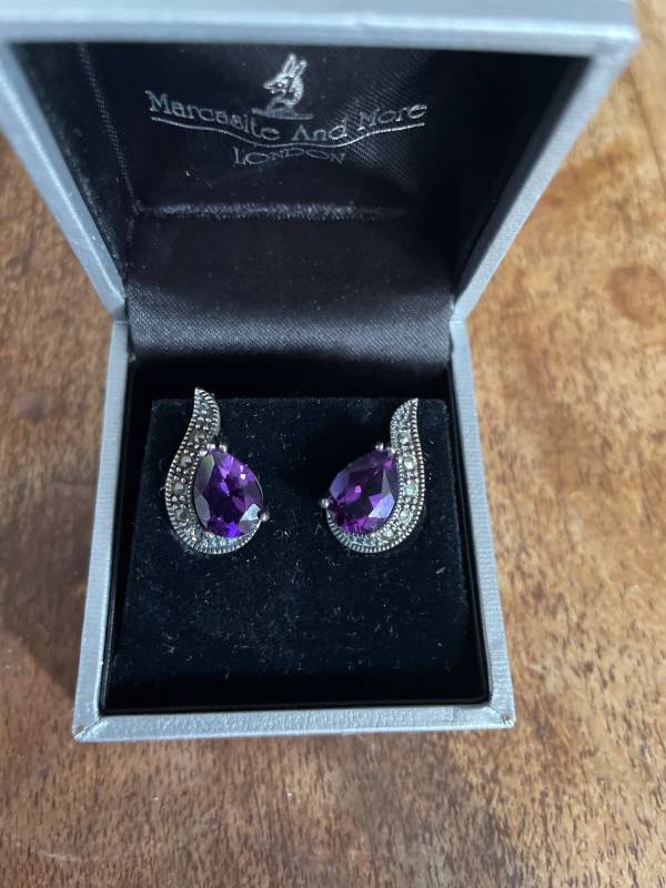 Stunning Vintage Pear drop Amethyst earrings