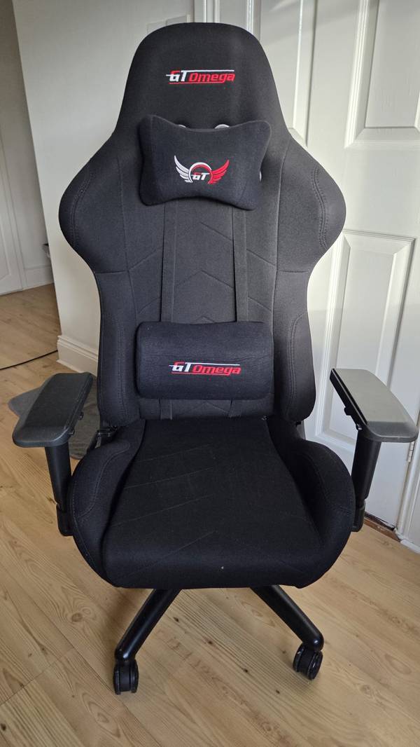 GT Omega Pro Gaming Chair