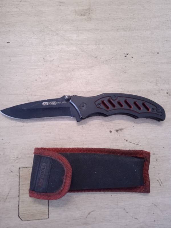 Knife