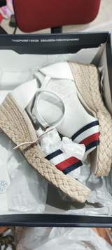 Tommy Hilfiger 1