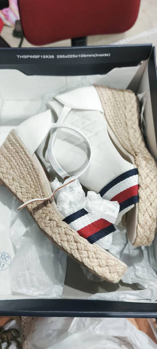 Tommy Hilfiger