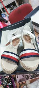 Tommy Hilfiger 3