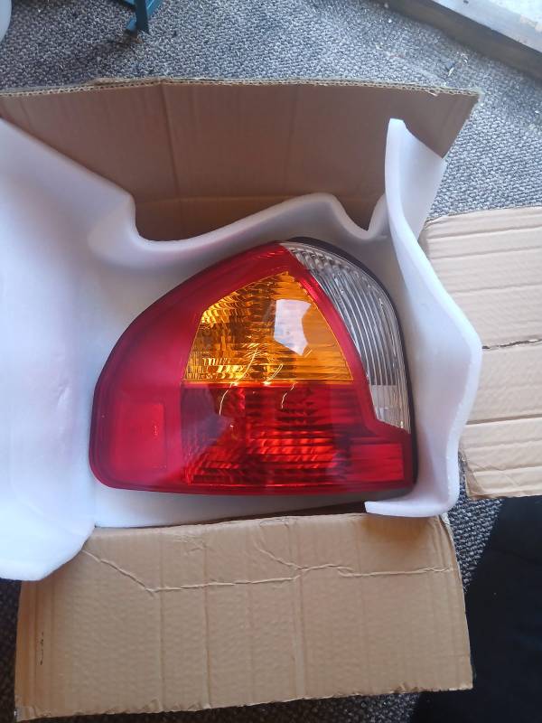 Hyundia Santa Fe Rear LH light