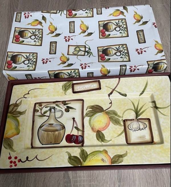 Kavanagh Giftware hand-painted sandwich plate