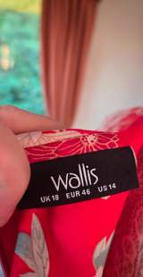 Wallis Red Floral Angel Sleeve Shift Dress Size 18 5