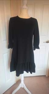 Boohoo Black Ruffle Hem Shift Dress – UK 12 2