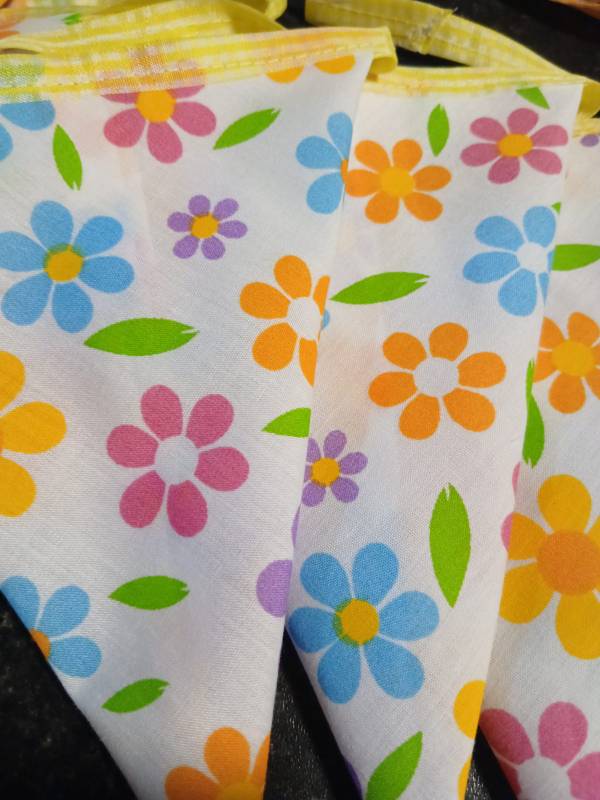 Flower bunting