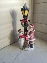 Santa & Snowman with Lighting Street Lamp 1