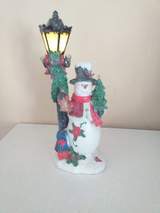 Snowman with Lighting Street Lamp 4