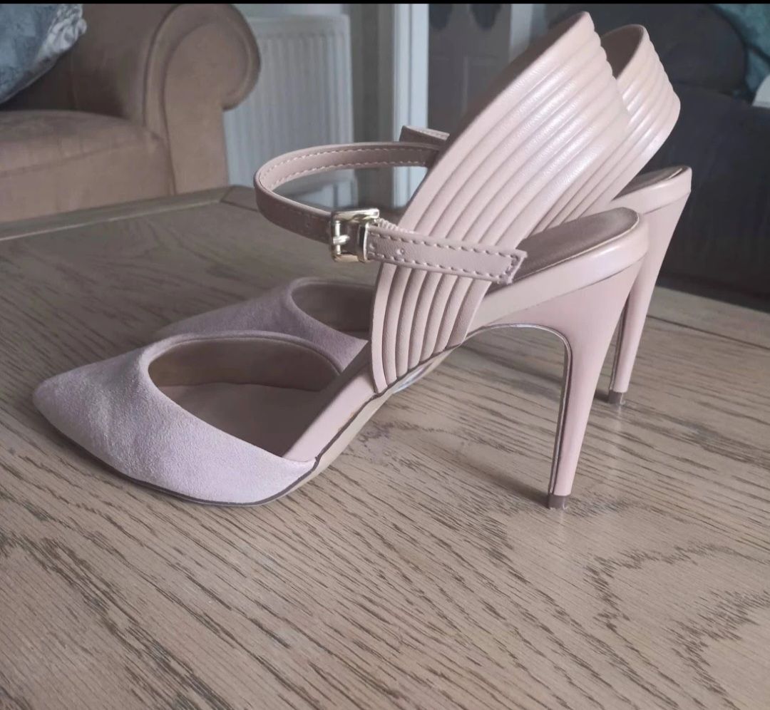 New Look Shoes