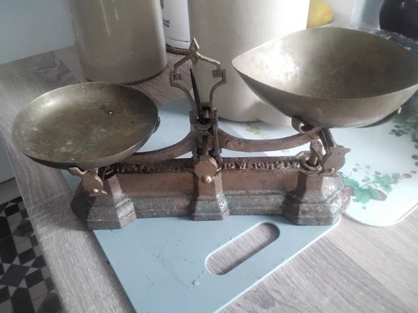 Old avery weighing scales